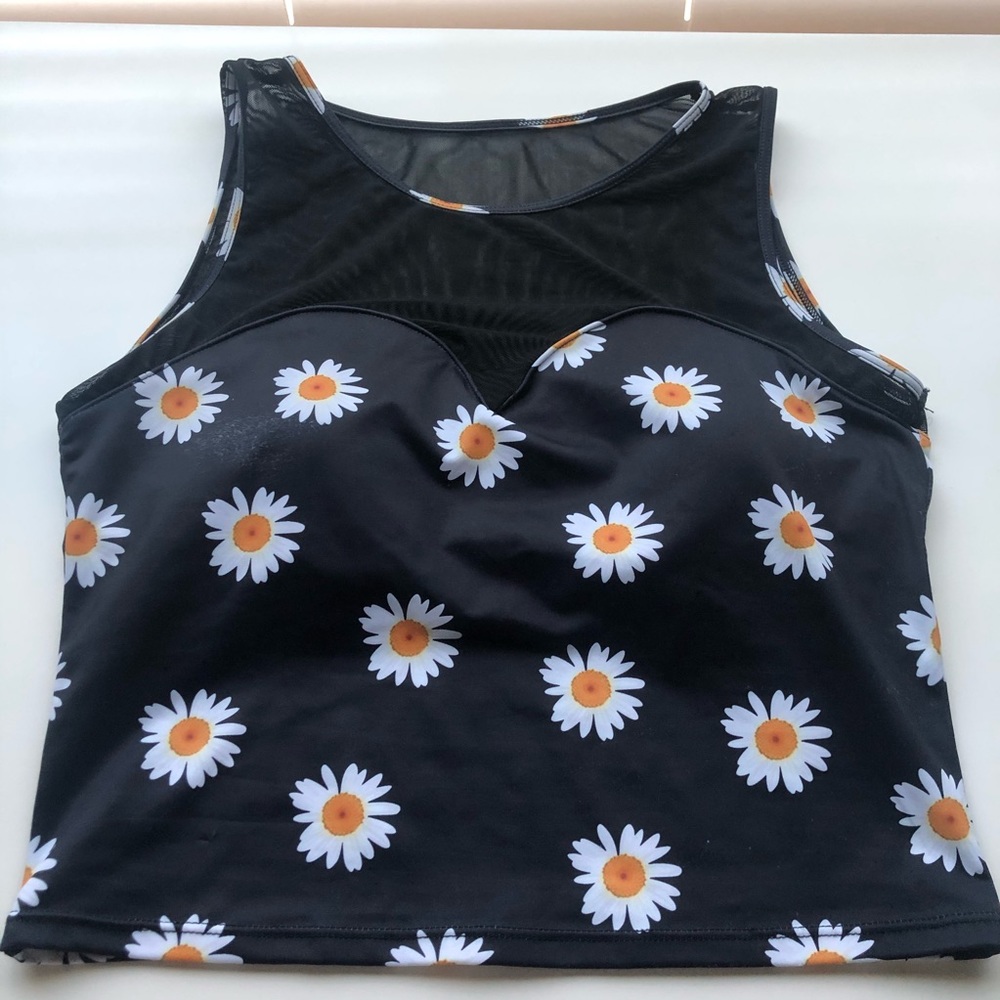Kortni Jeane Black Daisy Netted Sweetheart Top M